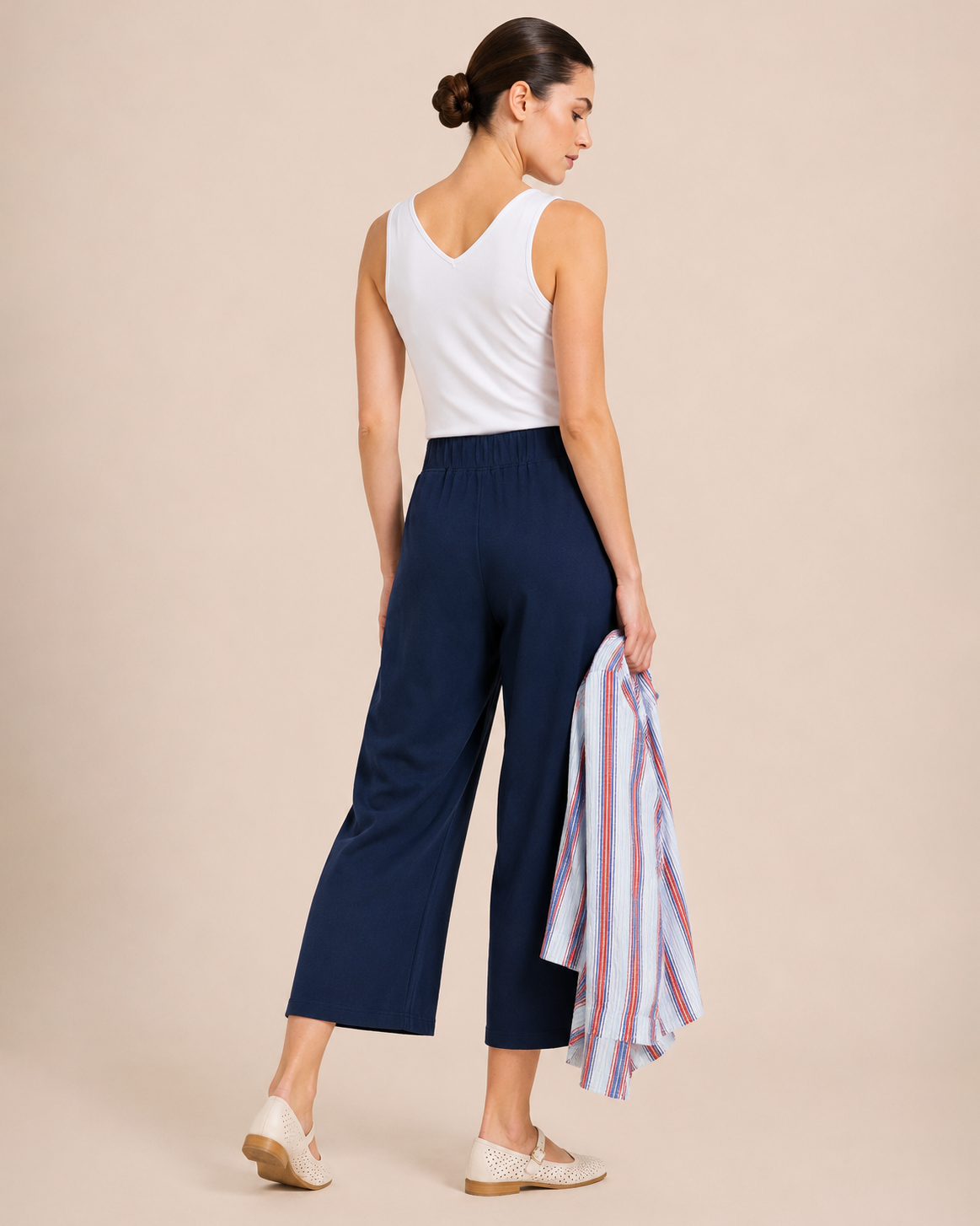 Weekend Ease Wide Leg Crop Pant in Navy